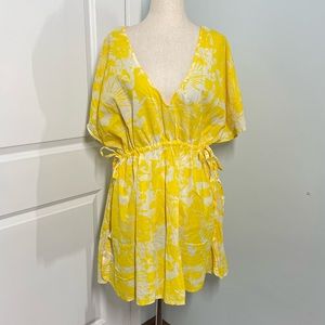 Le Weekend by Virginia Johnson Yellow Floral coverups size M
